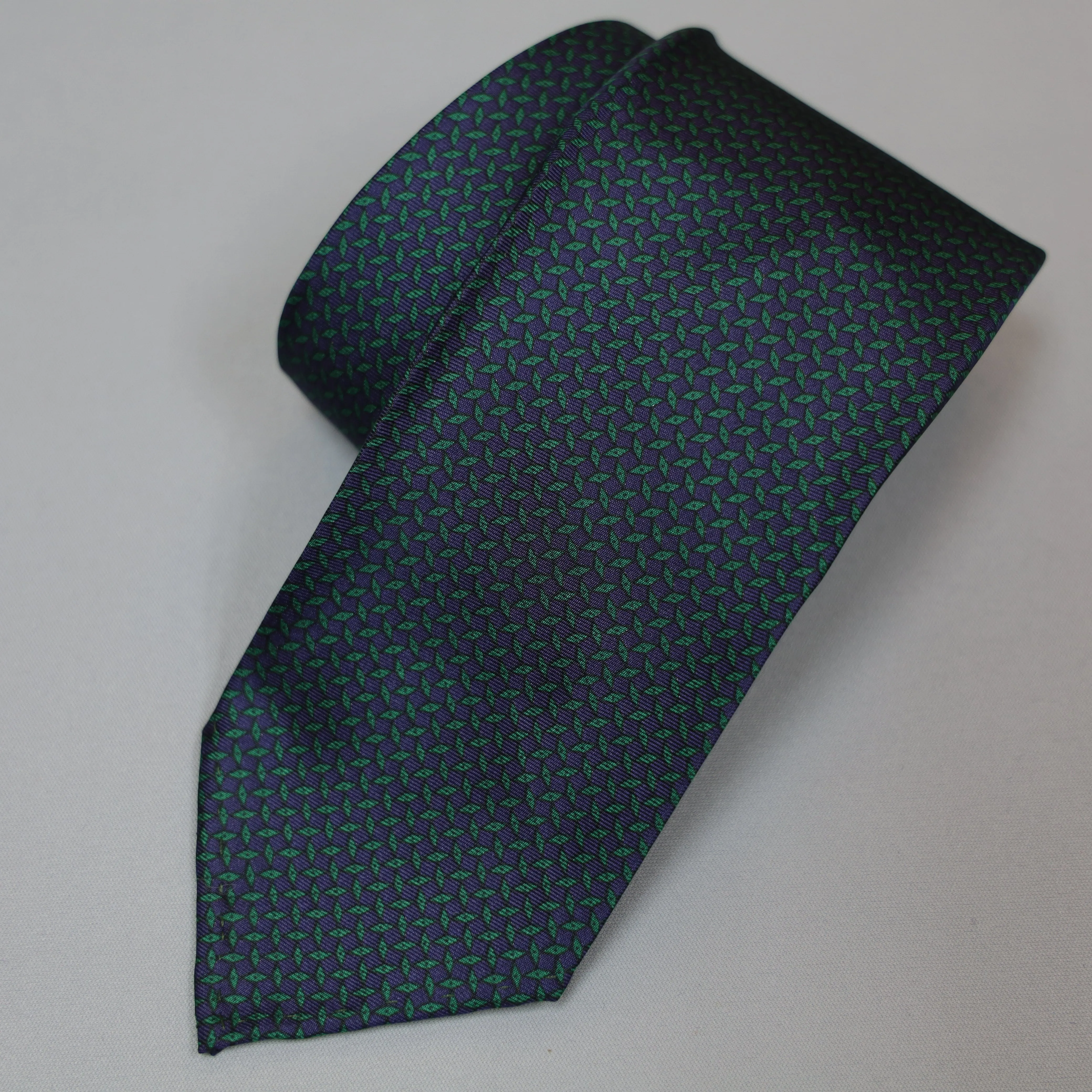 Handmade Vintage 7-Fold Tie