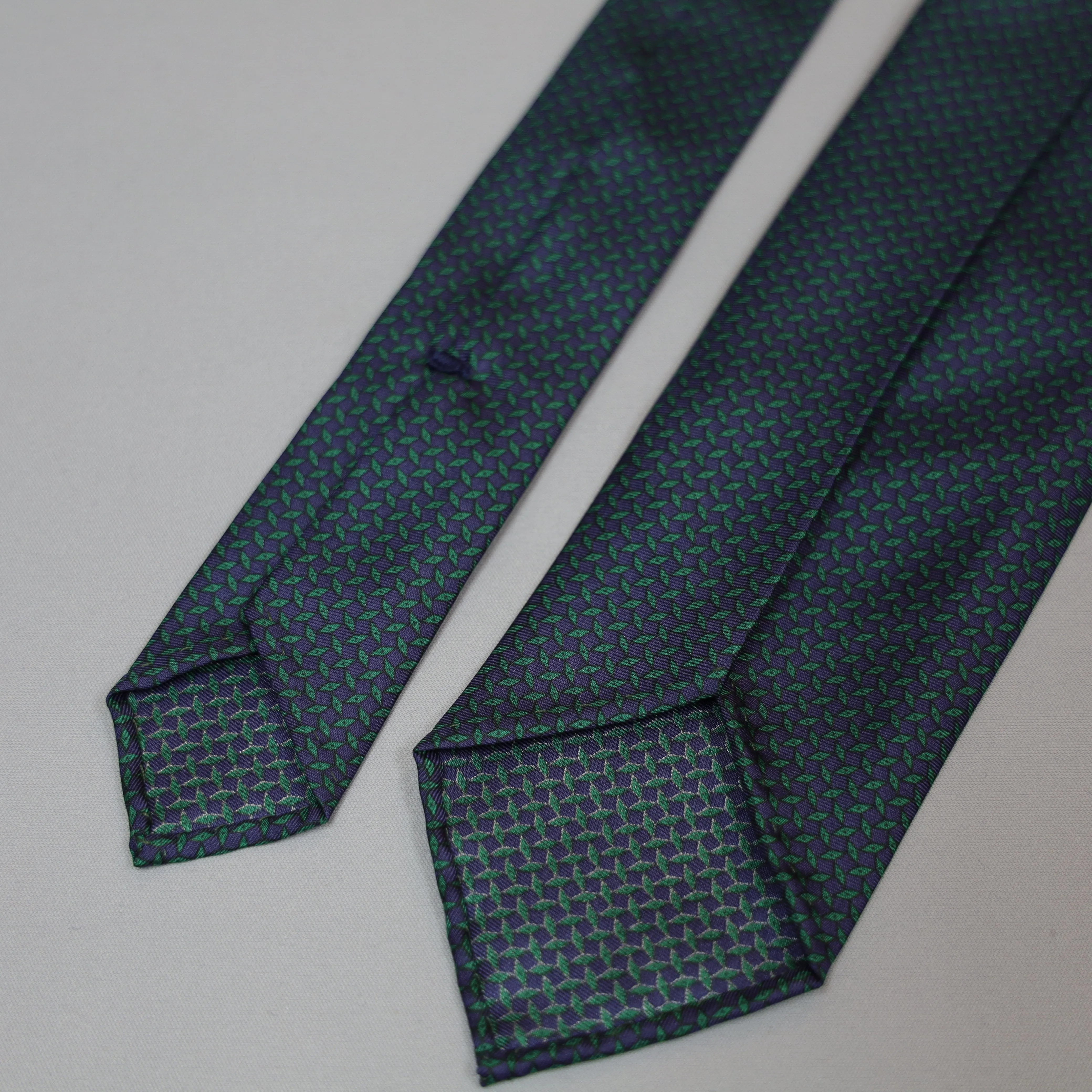 Handmade Vintage 7-Fold Tie