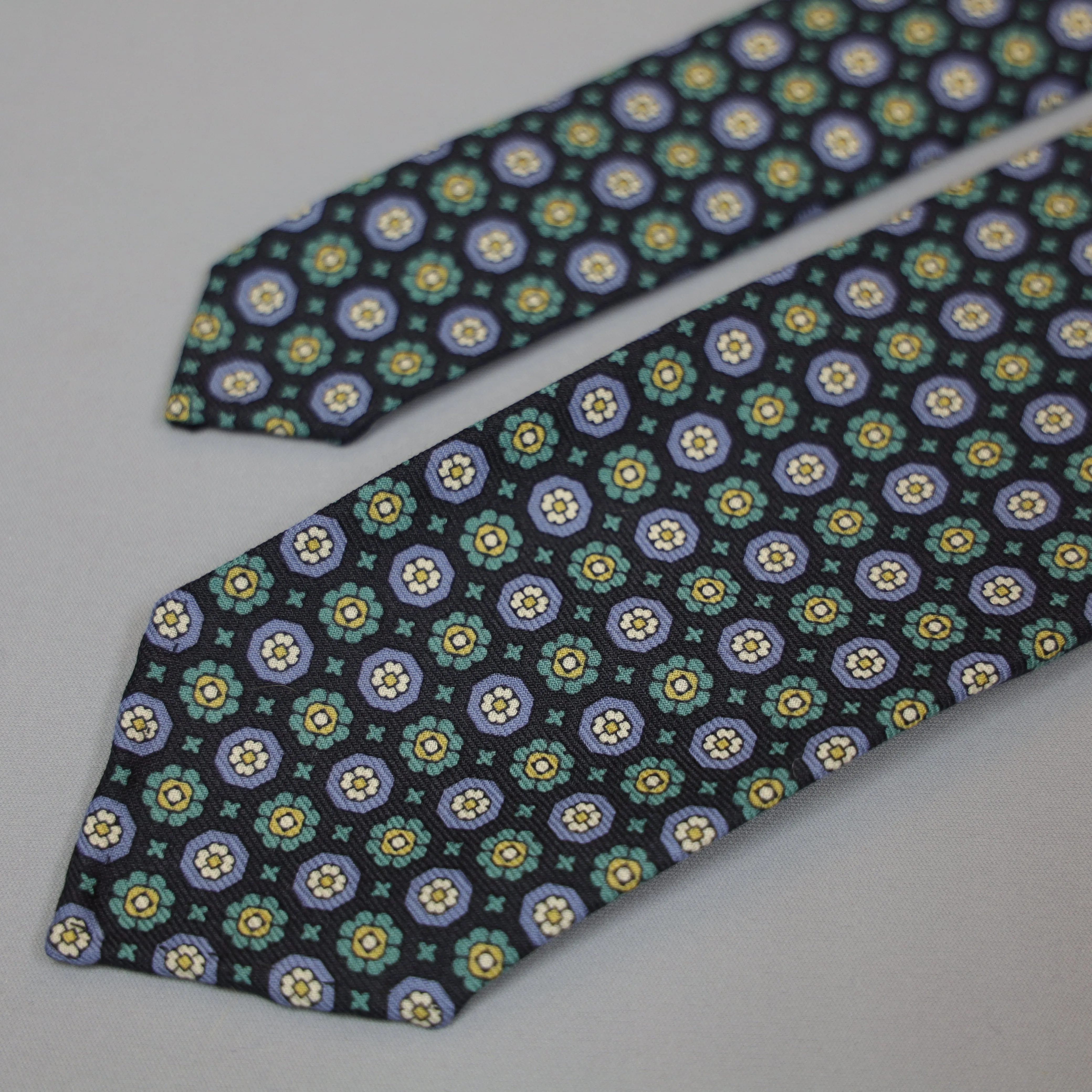 Handmade Vintage 7-Fold Tie