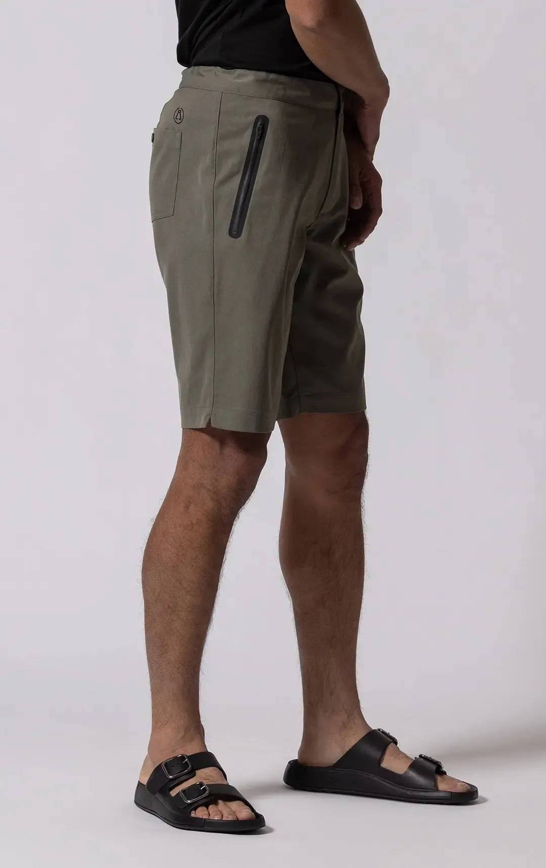 PERFORMANCE TWILL SHORT