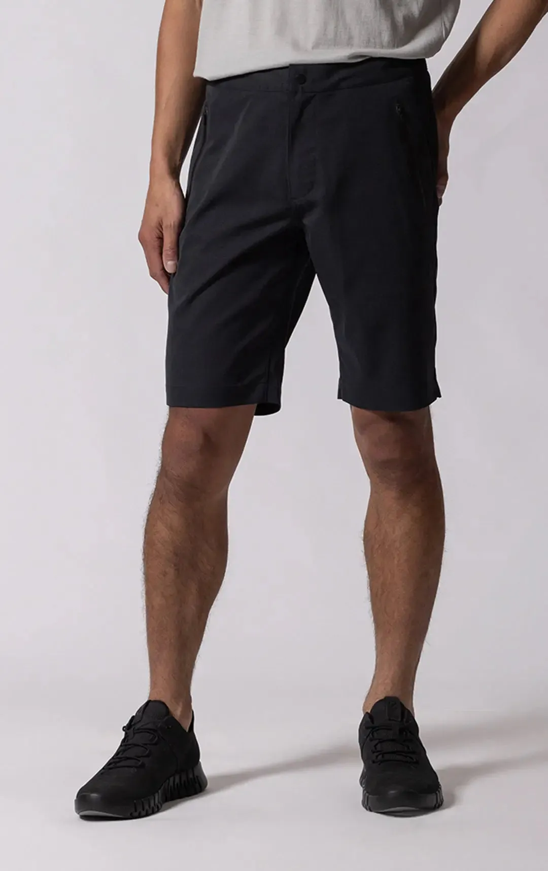 PERFORMANCE TWILL SHORT