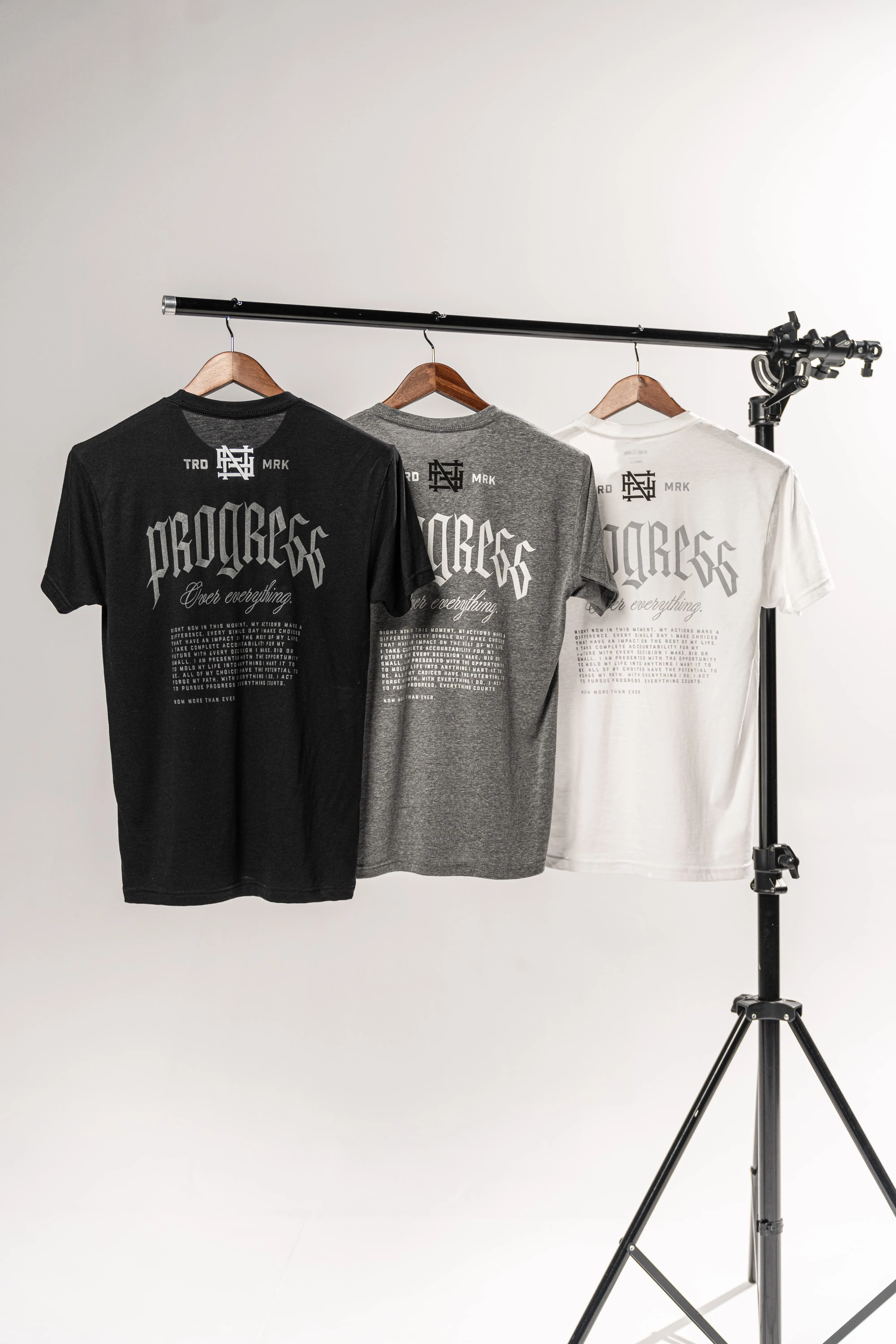 PROGRESS TEE - GREY